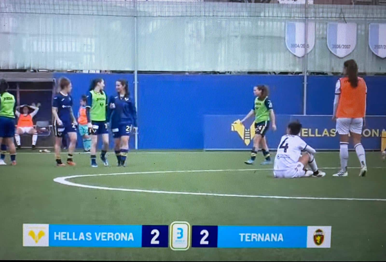 La Ternana rimonta il doppio svantaggio con Pirone: a Verona è 2-2