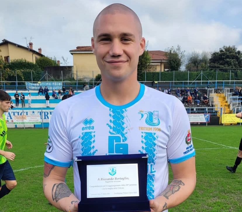 La Tritium premia Riccardo Bertaglio: la bandiera biancoazzurra ha raggiunto le 200 presenze con la Prima Squadra
